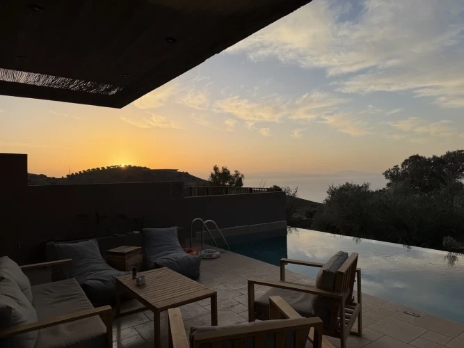 Petres Luxury Villa 01