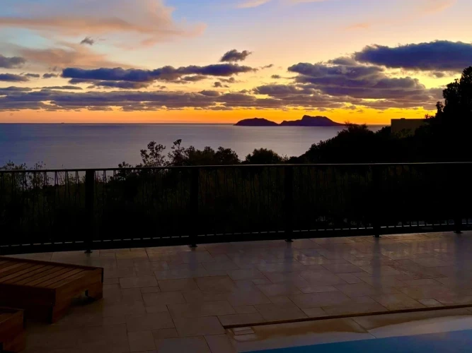 Petres Luxury Villa 02