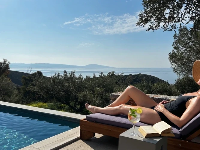 Petres Luxury Villa 01