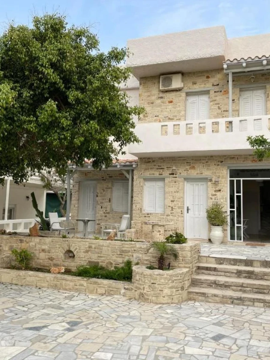 Villa-Sylvia