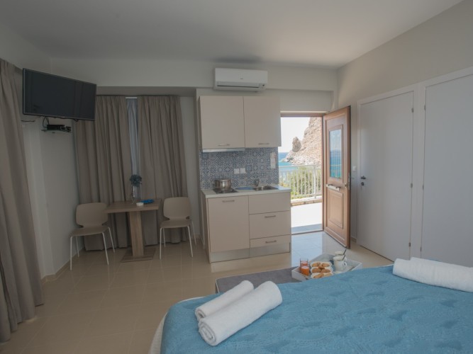 Double room ground floor with sea view (A1)