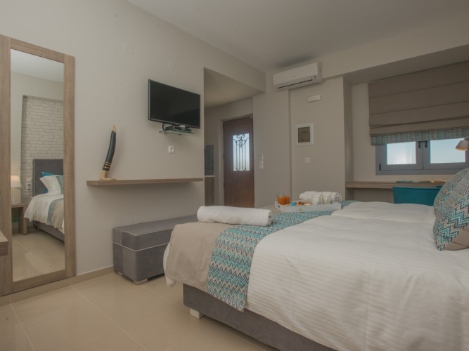 Ground floor double room with sea view (A2)