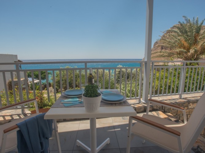 Ground floor double room with sea view (A2)
