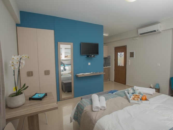 3 person studio with mountain view (B1)
