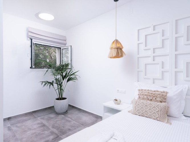 Sea View Luxury Villa White in Blue
