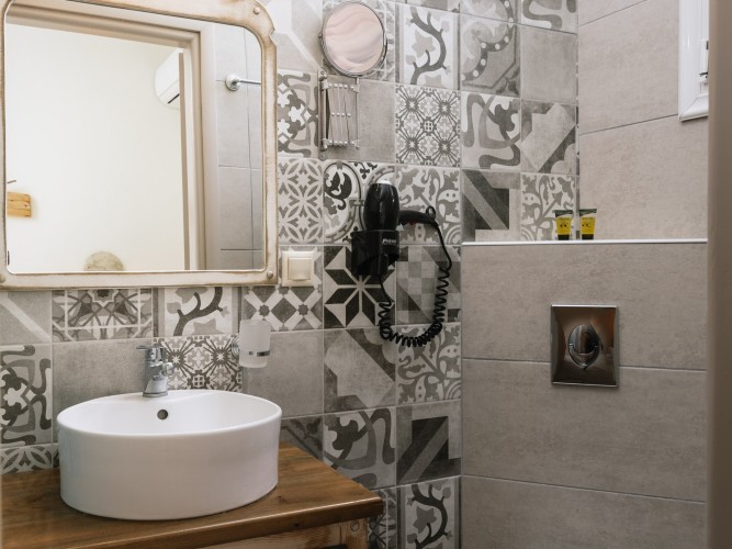 Standard room 28
