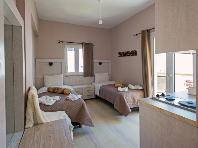 Standard rooms with two single beds