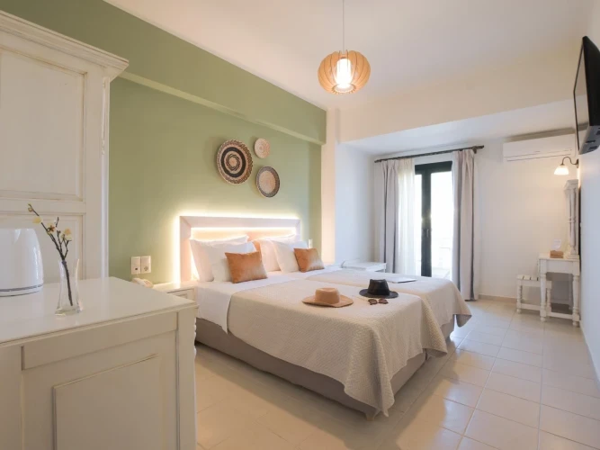 Double rooms with twin beds