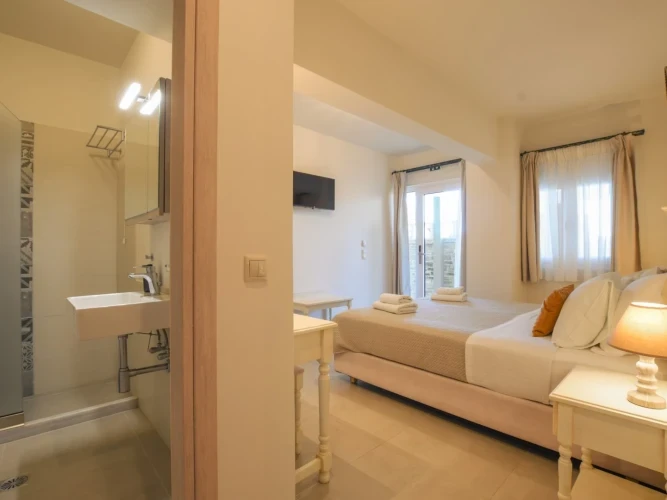 Double rooms with double bed (2A)