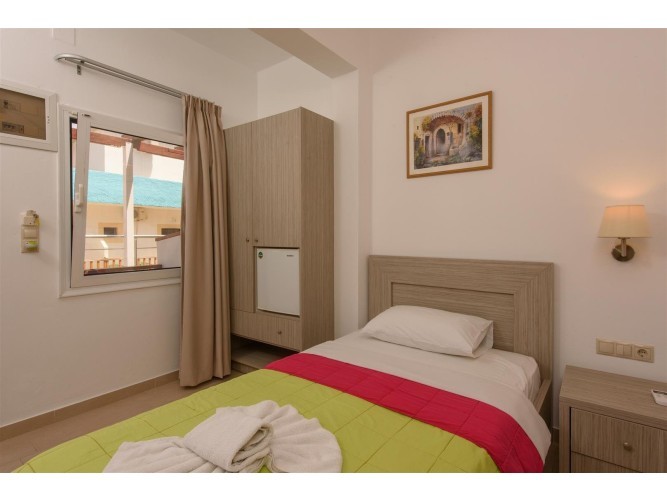 Standard single rooms