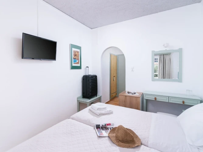 Single room (with breakfast)