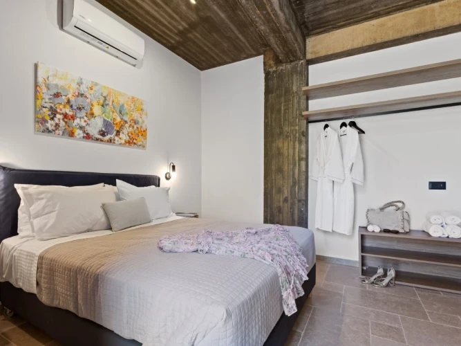 Petres Luxury Villa 02