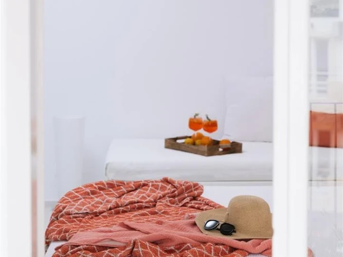 White Suite